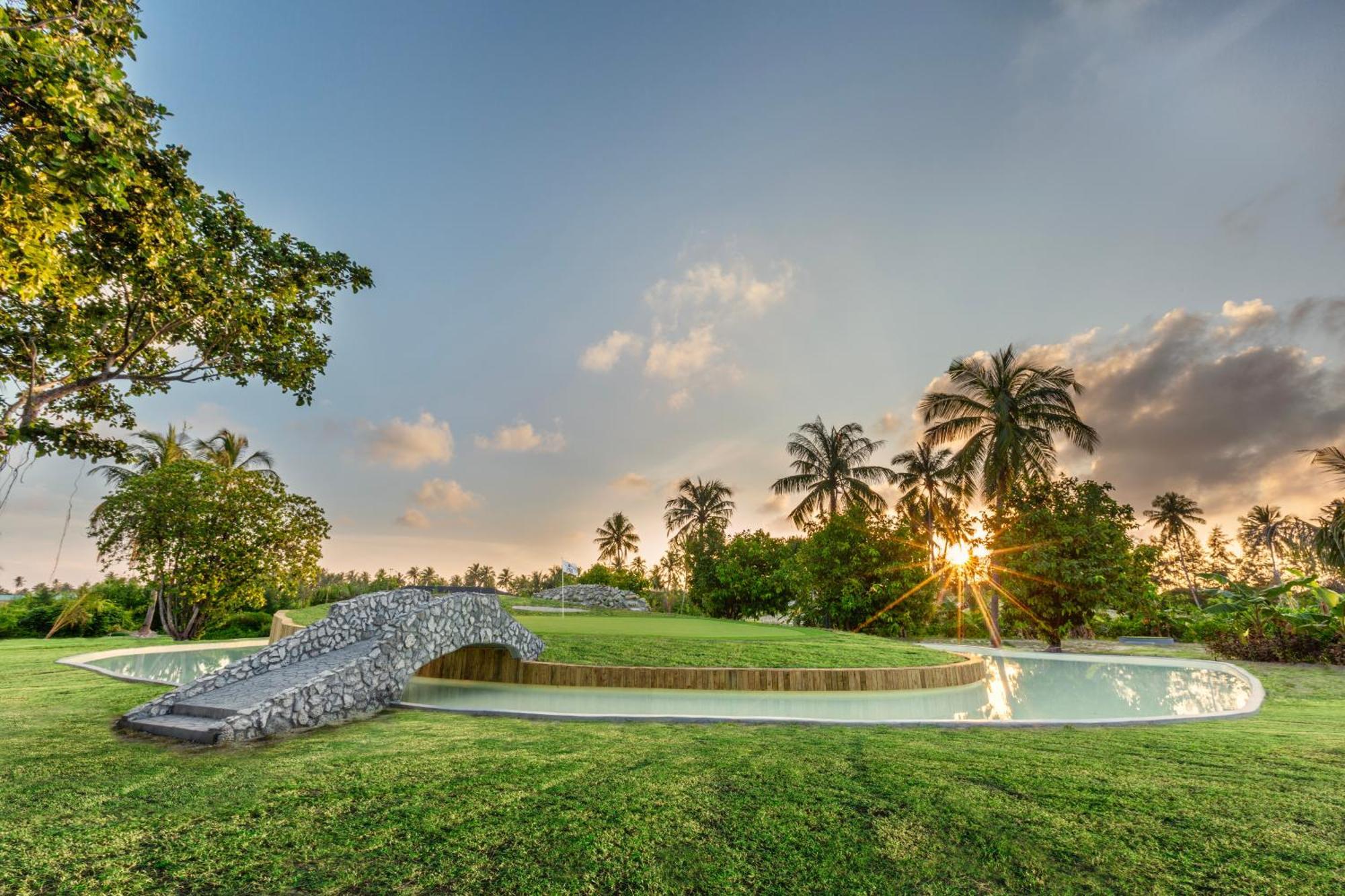 Отель Jawakara Islands Maldives Атолл Лавияни Экстерьер фото